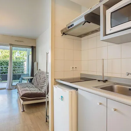 Apartment Avec Terrasse, Parking En Sous-sol, Entre Biarritz Et Anglet, A 5 Km Des Plages - Fr-1-3-600