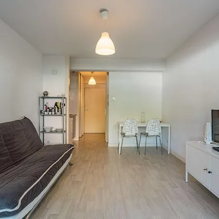 Avec Terrasse, Parking En Sous-sol, Entre Biarritz Et Anglet, A 5 Km Des Plages - Fr-1-3-600 *