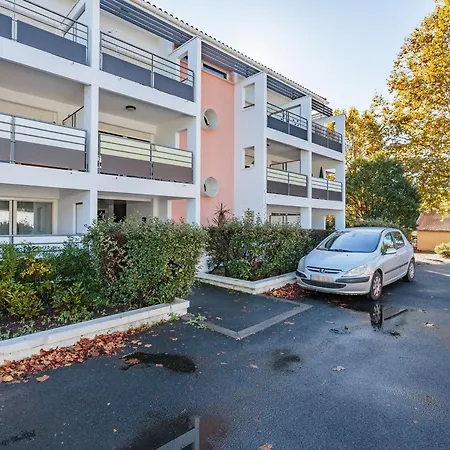Apartment Avec Terrasse, Parking En Sous-sol, Entre Biarritz Et Anglet, A 5 Km Des Plages - Fr-1-3-600 *